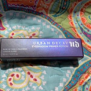 UD eyeshadow primer potion shade caffeine swatched